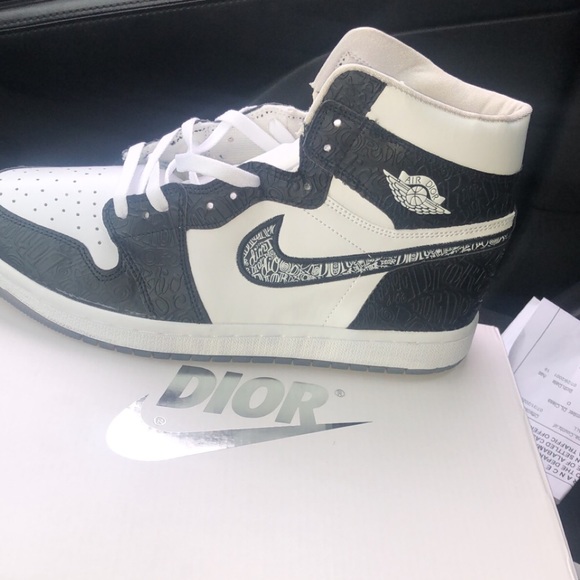 Jordan 1 Dior